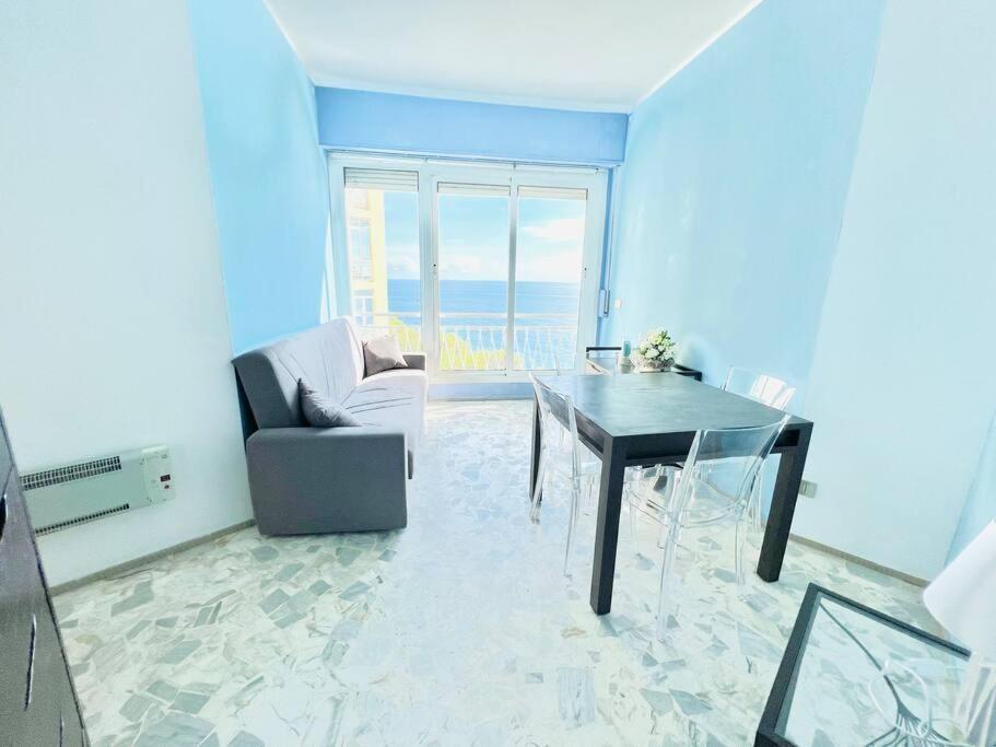Suite Sunset 22 - Fronte Mare San Remo Buitenkant foto